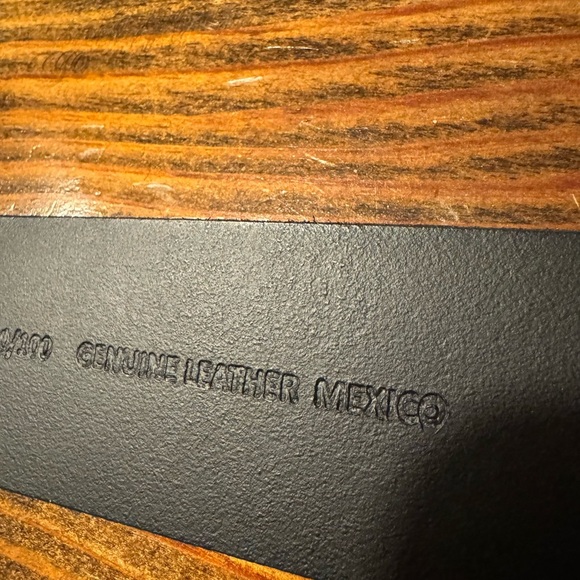 Levi’s leather Belt Black with silver buckle. Size 40 - Picture 4 of 7